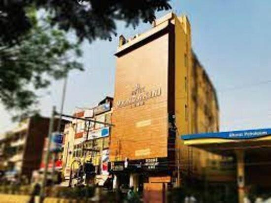 Hotel Mandakini Lush กานปูร์ ภายนอก รูปภาพ